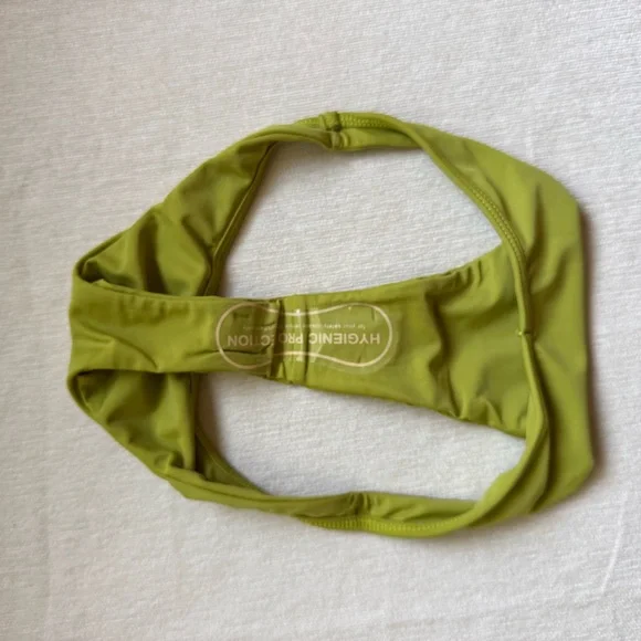 Benoa Swim in 🍋‍🟩 Citrus - Picture 4 of 5